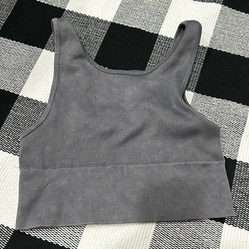 Workout tank, size small!